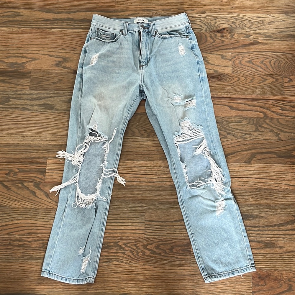 Light wash boyfriend jeans